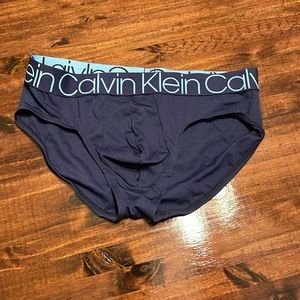 NWOT. Calvin Klein men’s briefs, size Med. Navy blue